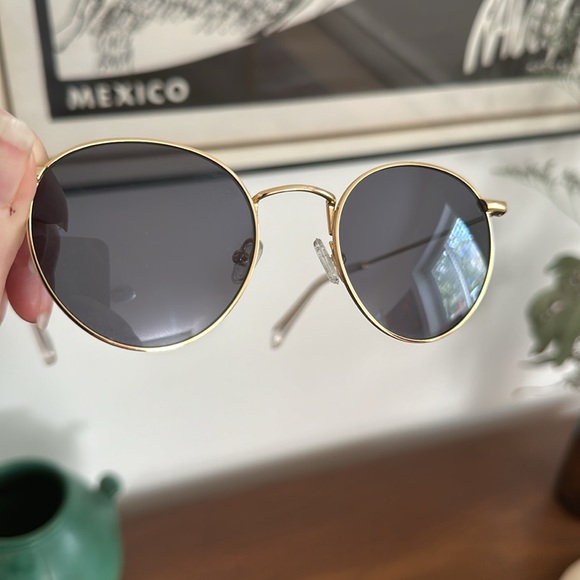 Ollie Quinn Shiny Gold Polarized Percy Sunglasses - Picture 7 of 7